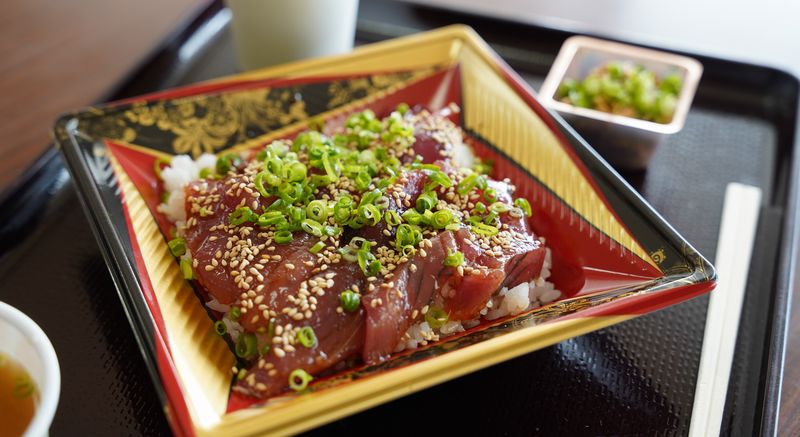 かつお丼